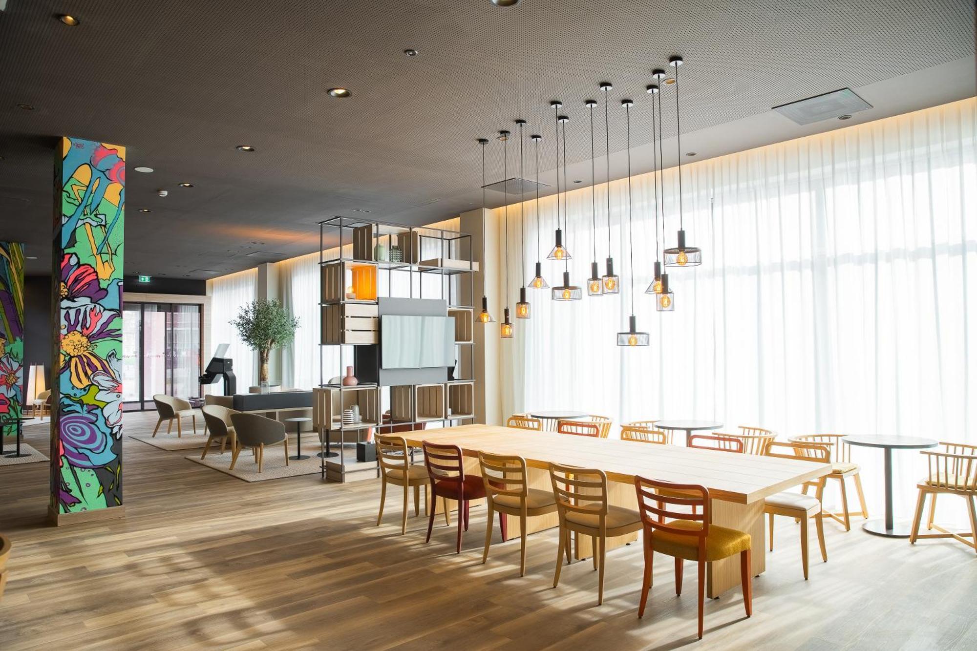 Intercityhotel Breda Exterior photo